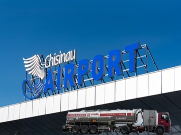 The Moldovan government, through Chisinau International Airport, has proposed acquiring infrastructure for jet fuel supplies and is in talks with Lukoil to ensure uninterrupted oil product supplies - Ministry of Energy
