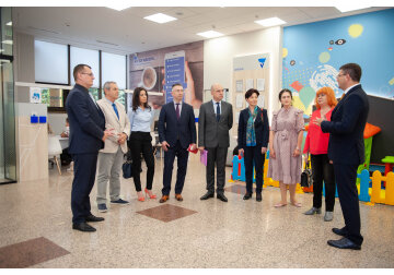 Reprezentanți ai Guvernului de la București au vizitat Victoriabank, cea mai mare investiție românească în Republica Moldova 