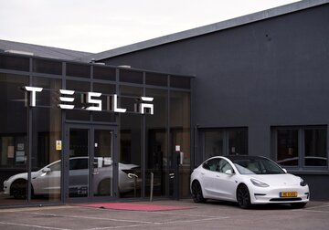 Tesla a depăşit orice aşteptări privind vânzările în T4 2020. Elon Musk a livrat 499.550 de maşini din obiectivul de 500.000 pentru anul 2020