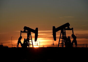 Страны ОПЕК+ договорились о сроках повышения добычи нефти