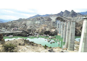 Turcia, care-şi acoperă două treimi din consumul de energie din importuri, se apropie de un boom energetic fără precedent: gaze din Marea Neagră, primul reactor nuclear, hidroenergie, eoliene. Dar multe au un cost, nu doar în bani