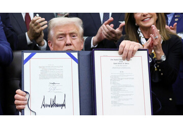 „Este o zi minunată” – Trump a promulgat legea care pune capăt celei mai lungi închideri guvernamentale din istoria SUA