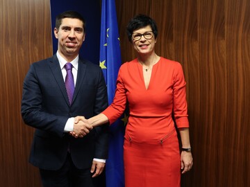 The EU calls on the Moldovan authorities to maintain the pace of reforms necessary to advance their path to EU accession and will also continue to provide our country with comprehensive support