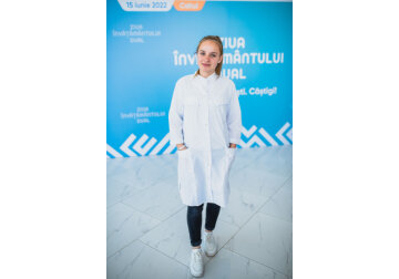 Meserii pentru viață: Ce domeniu și-a ales o tânără pasionată de laborator?