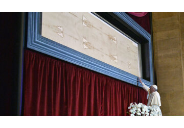 Un nou studiu dă peste cap povestea Giulgiului din Torino. Cercetătorii cred că pot demonta mitul din jurul artefactului