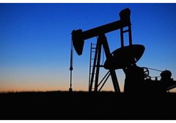 Названа причина возможного сокращения добычи нефти в России