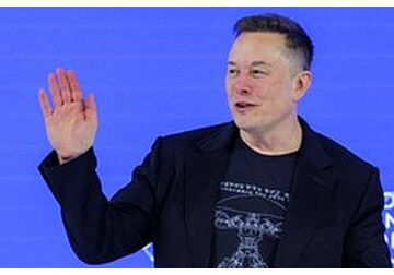 Маск высказался о масштабном возвращении на Луну