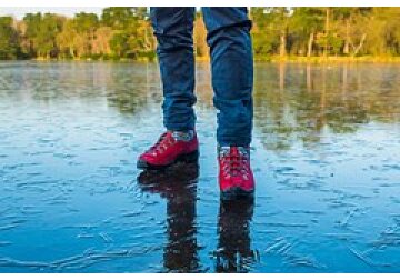 Раскрыта причина скользкости льда