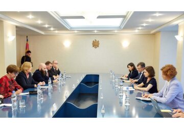 Maia Sandu: Germania a contribuit cu 40 de milioane de euro la Fondul de Reducere a Vulnerabilității Energetice și finanțează multe proiecte în Moldova, iar investițiile germane oferă locuri de muncă pentru mii de cetățeni