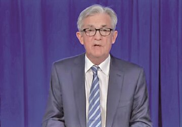 Fed a anunţat că din 2023 dobânzile la dolar vor începe să crească. Moneda americană a crescut imediat, iar pieţele bursiere au scăzut