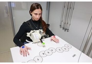 Робототехники создали для человека третью руку