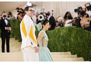 Șeful Instagram spune că platforma așa cum e cunoscută a murit și că „AI slop” poartă o mare parte din vină