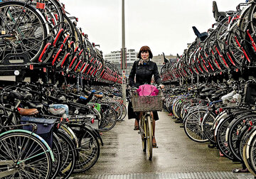 Amsterdam este câştigătorul surpriză al Brexitului: Capitala financiară olandeză a preluat mai mult de 20% din piaţa swapurilor euro şi peste 160 de miliarde de dolari în tranzacţii cu datoriile suverane