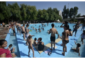 Topul oraşelor cu cele mai mici si cele mai mari preţuri de intrare la ştrand 