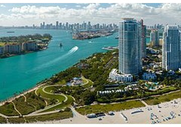 Названы города мира с самыми дорогими отелями на Новый год