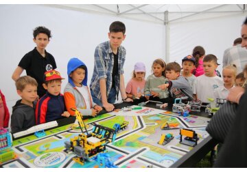 „Tekwill Expo Day”: programe și idei inovatoare în domeniile educației, financiar-bancar, inteligenței artificiale și guvernamental și un stand dedicat domeniului IT din Ucraina