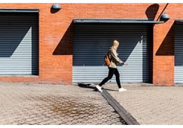 Объяснено появление пружинистой походки у людей