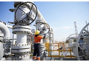 На крупнейших месторождениях Ирака приостановили добычу нефти