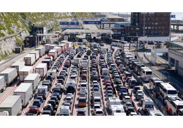 New post-Brexit border controls to cost businesses £330m a year