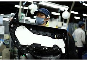 Одной из ведущих экономик мира стало остро не хватать людей