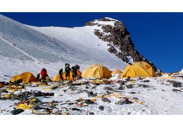 Eleven tonnes of rubbish taken off Himalayan peaks