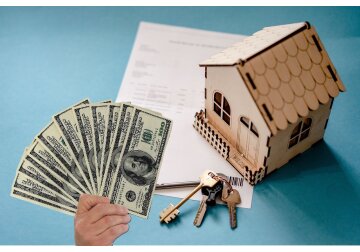 Tranzacțiile imobiliare între persoanele fizice ar putea fi permise în valută străină o data la trei ani