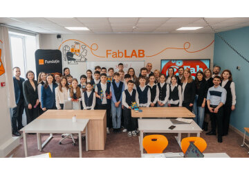 Fundația Orange aduce FabLab în Școala Model și oferă elevilor spații pentru creație și inovare