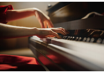 Ученые выяснили, почему люди могут ощущать «мурашки» от стихов и музыки