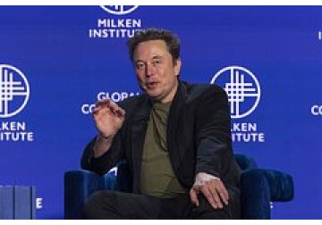 Илон Маск захотел чипировать еще одного человека