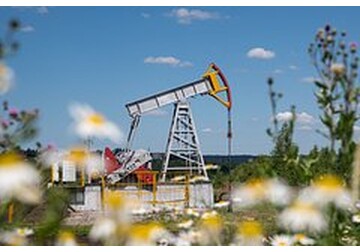 ЕС решил не вносить ограничения на покупку нефти из России в новый пакет санкций