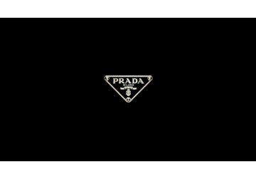 Prada se apropie de un acord de 1,6 miliarde de dolari pentru achiziția Versace