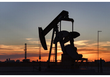 Страны ОПЕК+ решили с августа добывать больше нефти