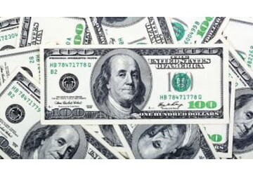 Dolarul și-a continuat declinul, dar Trump insistă că nu este îngrijorat: „Cred că este minunat”