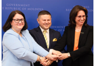 The EBRD will provide Moldova with a 23 million euros loan and the European Commission with a 20 million euros grant for the rehabilitation of the North-South railway corridor from Valcinet to Cainari.