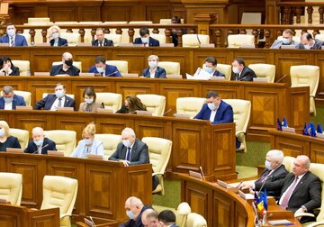В парламенте Молдовы создано парламентское большинство для поддержки кандидата на пост премьер-министра Марианы Дурлештяну.