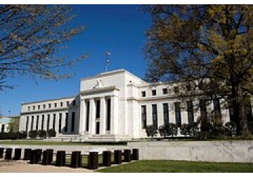 ФРС США в шестой раз подряд сохранила ключевую процентную ставку