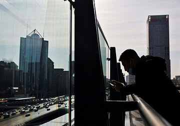 Китайских банкиров заставили сэкономить на себе