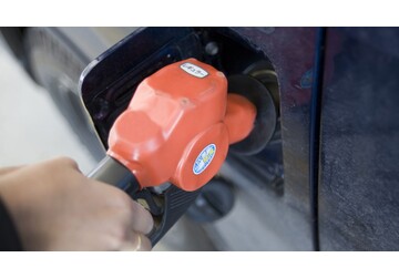 Preţul benzinei în SUA a depăşit 3,50 dolari pe galon pe fondul războiului din Orientul Mijlociu