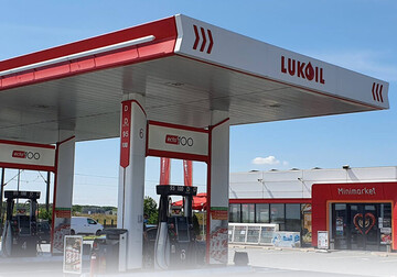 Reuters: Americanii de la Carlyle iau în calcul să cumpere activele internaționale ale Lukoil