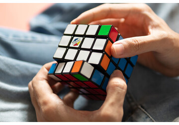 В мозге людей, собирающих на скорость кубик Рубика, обнаружили неожиданные изменения