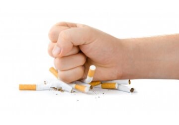 Bloggerul Eugeniu Luchianiuc consideră că, deși toate guvernele au luptat cu fumatul, în consecință ramura a fost distrusă, iar numărul de fumători a crescut de la an la an.