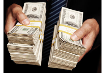 Dolarul este încă rege în Europa, iar ce se va întâmpla cu economia americană va determina direcţia dobânzilor pe continent