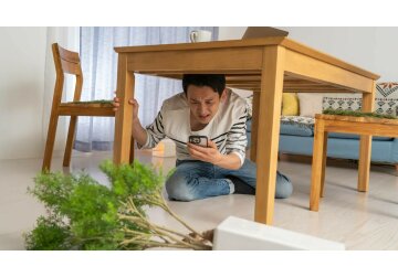 Aplicația banală din orice telefon care detectează cutremure. ”Concurăm cu viteza luminii împotriva vitezei undelor seismice”