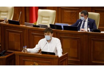 Проект бюджетно-налоговой и таможенной политики на 2022 г. принят парламентом Молдовы во втором чтении.