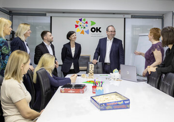 „Dă sens banilor” împreună cu Fundația pentru educație financiară „OK” 